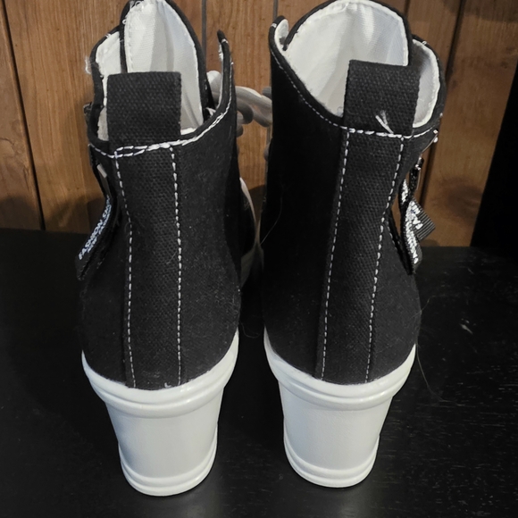 Stylish Black and White High-Top Wedge Sneakers - Picture 5 of 7